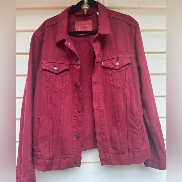 Levi vintage Trucker denim jacket, logo, pockets, snap closure, unisex, size L